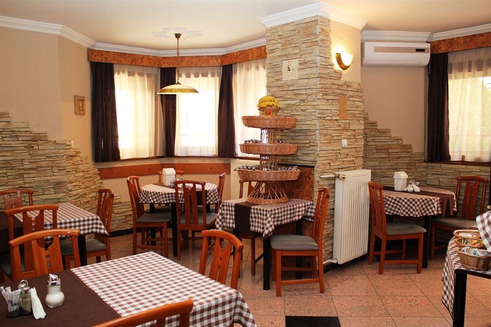 Villa Hotel Kristal Budapest Ngoại thất bức ảnh