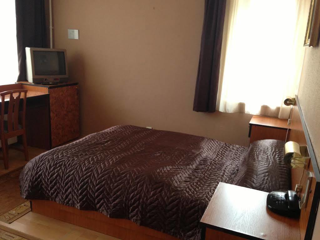 Villa Hotel Kristal Budapest Ngoại thất bức ảnh